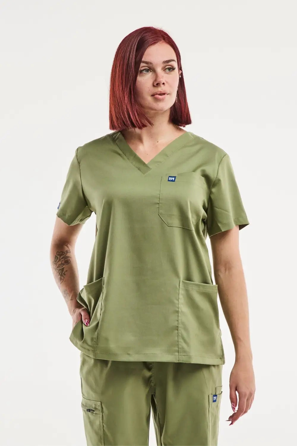 Aelin EMMA tunique médicale vert olive femme 3 poches