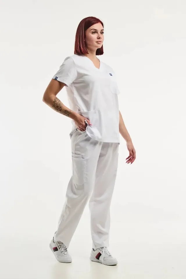 Aelin EMMA tenue médicale femme blanc col V stretch