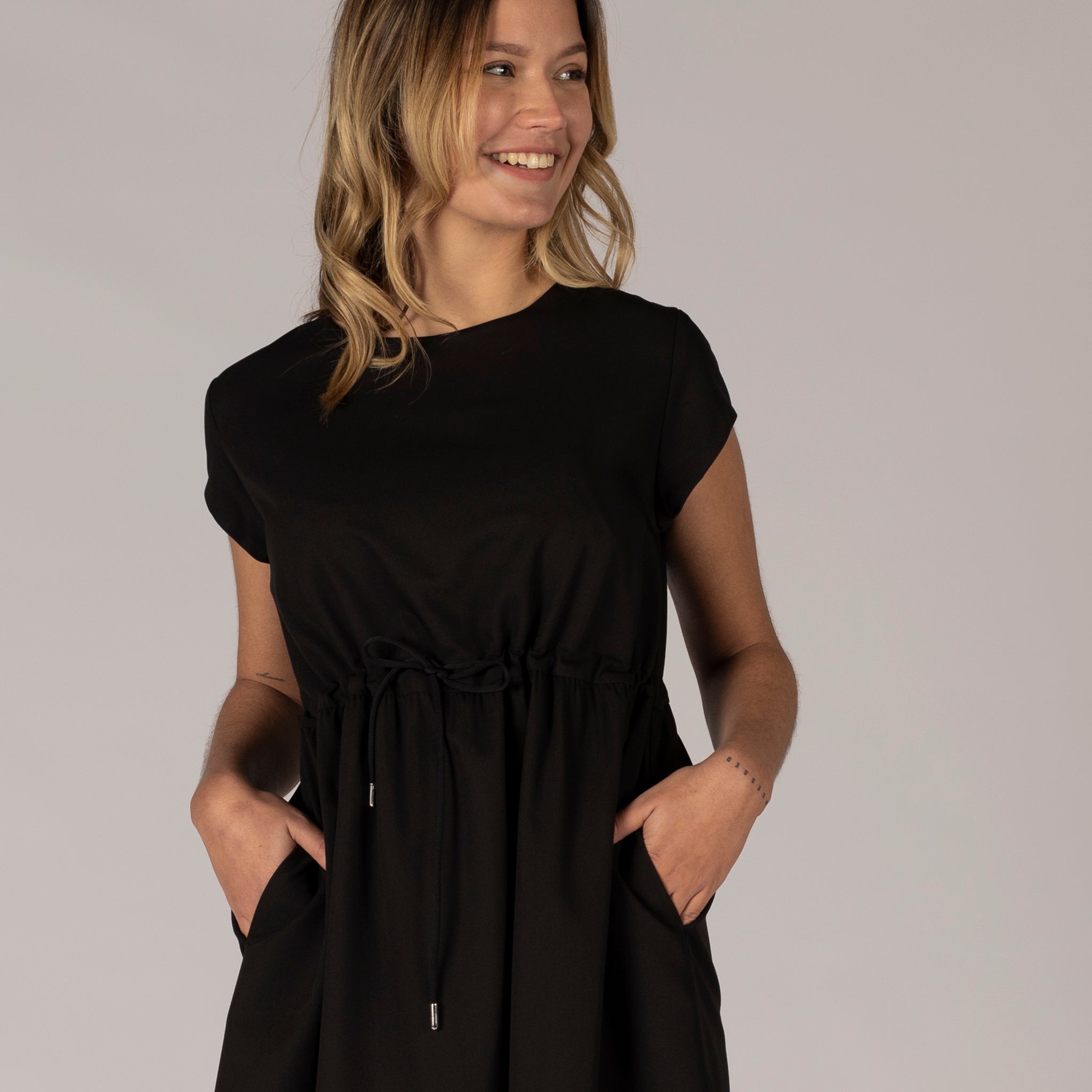 GARY'S Trivial robe femme noire cordon poches
