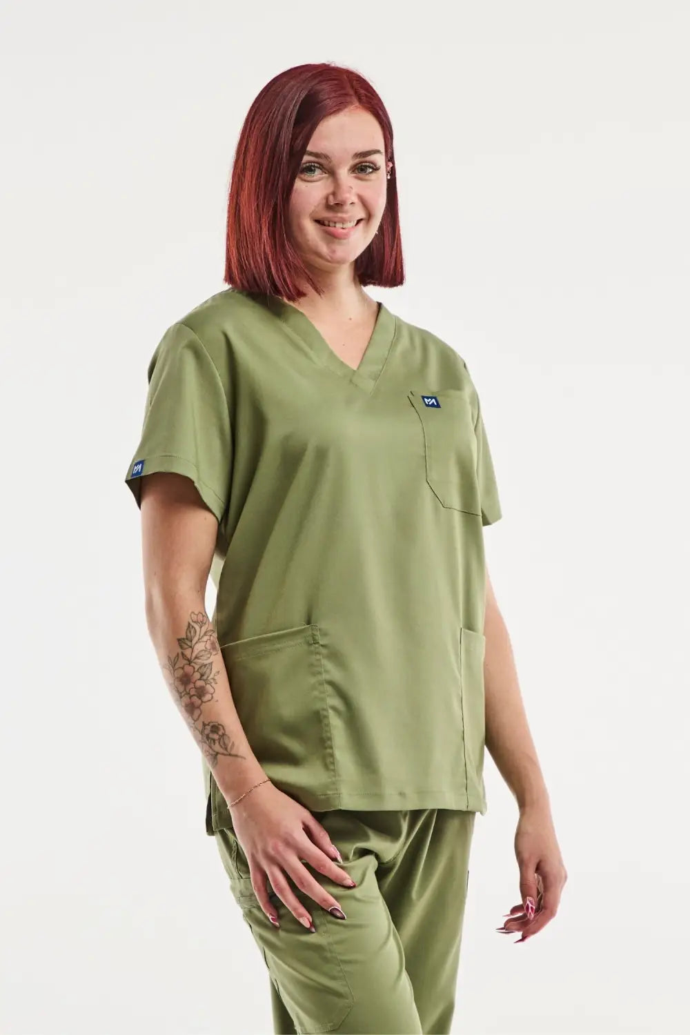Aelin EMMA tunique médicale vert olive femme 3 poches