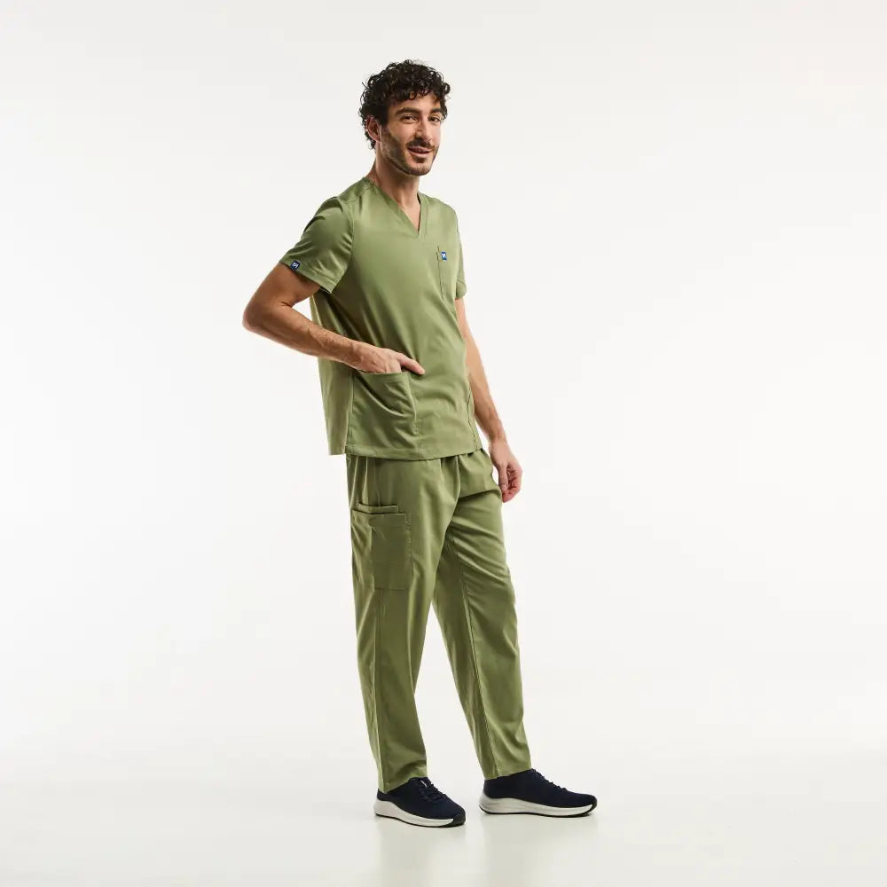 Aelin LUCA Tenue médicale homme vert olive col V