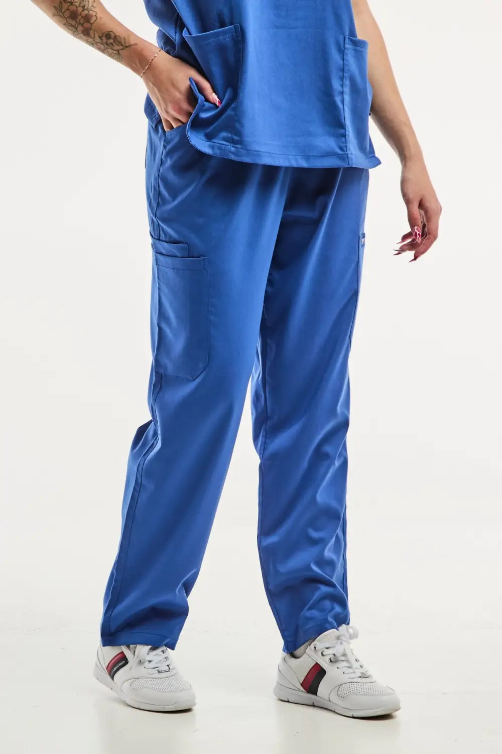 Aelin EMMA Tenue médicale femme bleu roi stretch