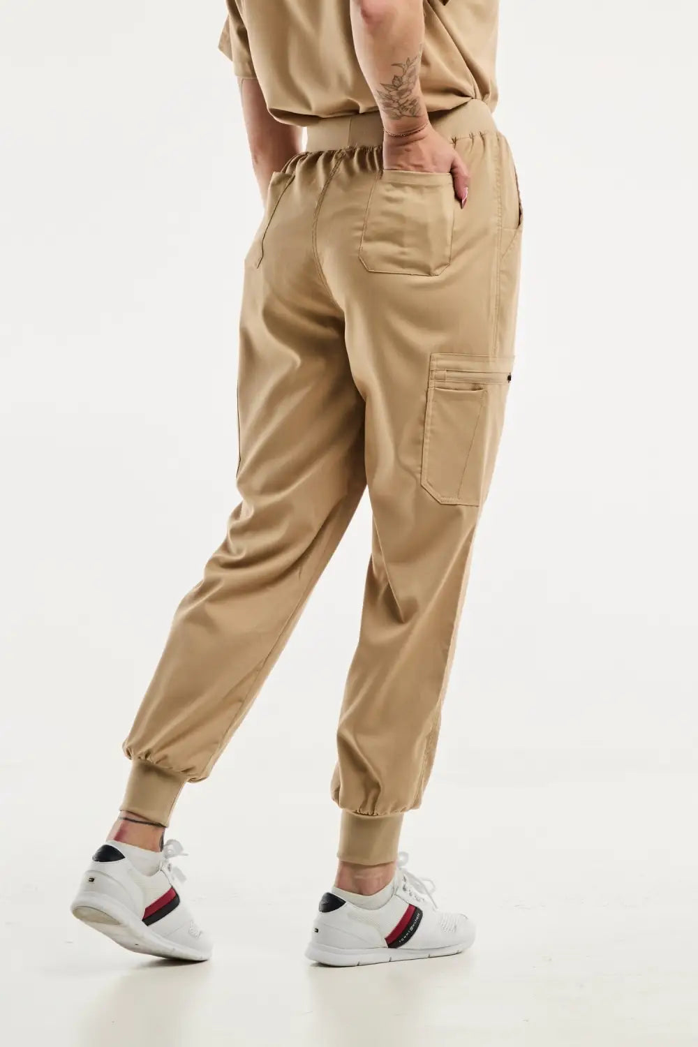 Aelin EMMA tenue médicale femme beige clair jogger