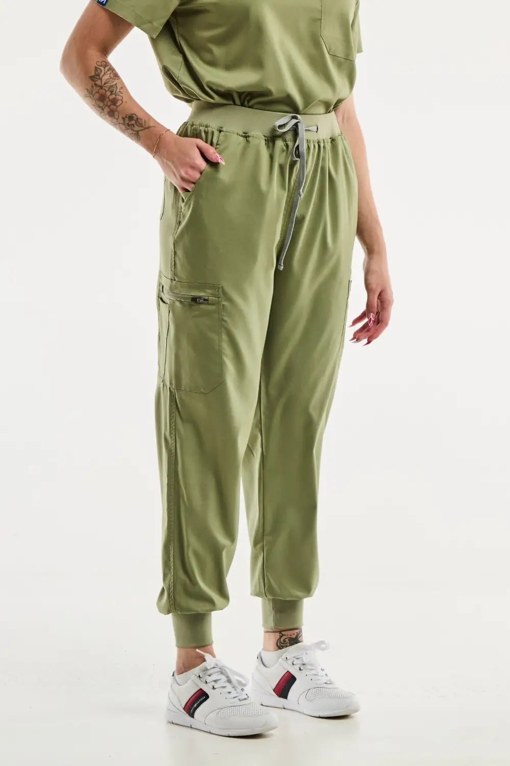 Aelin EMMA Tenue Médicale Femme Vert Olive Jogger