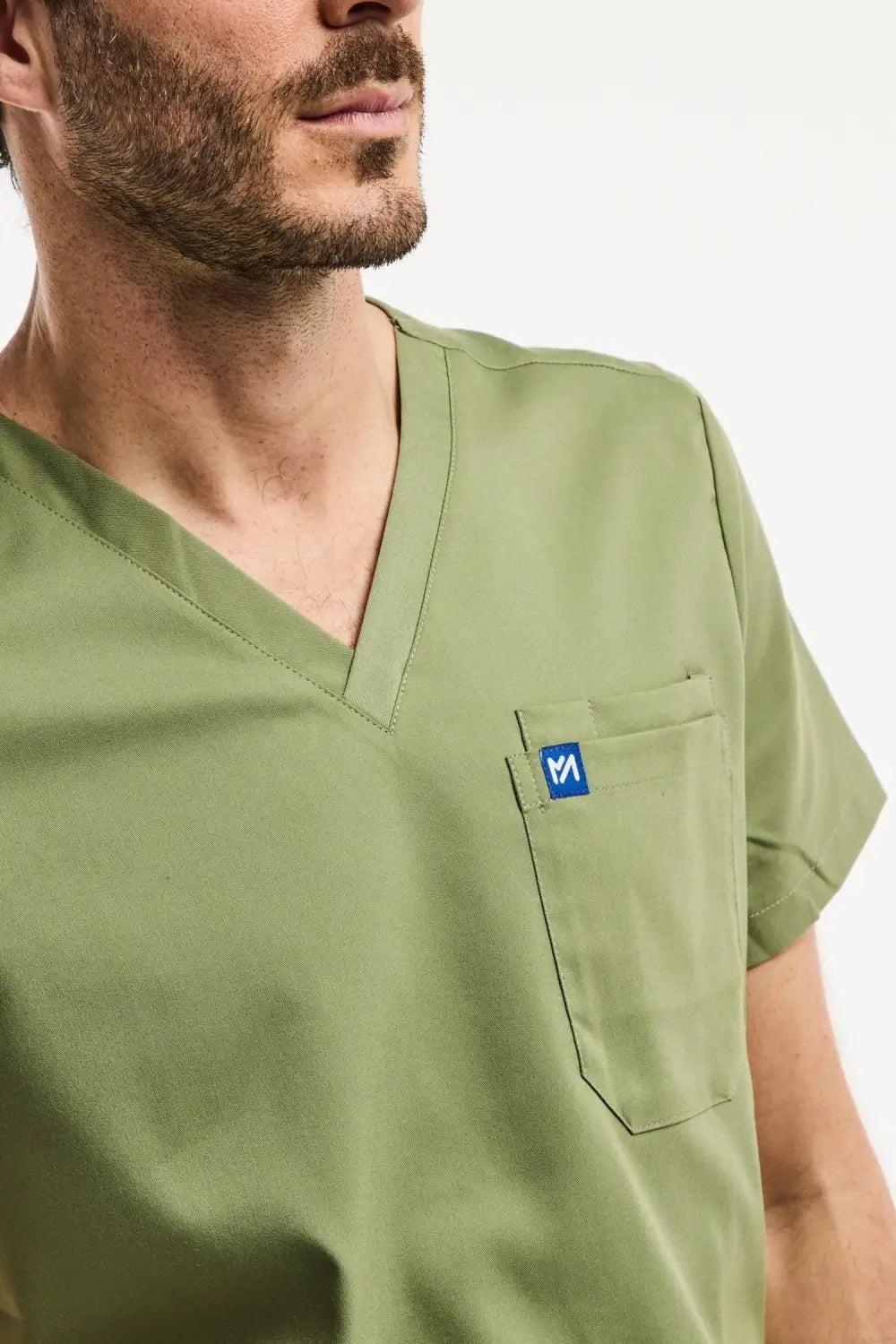 Aelin LUCA Tenue médicale homme vert olive col V