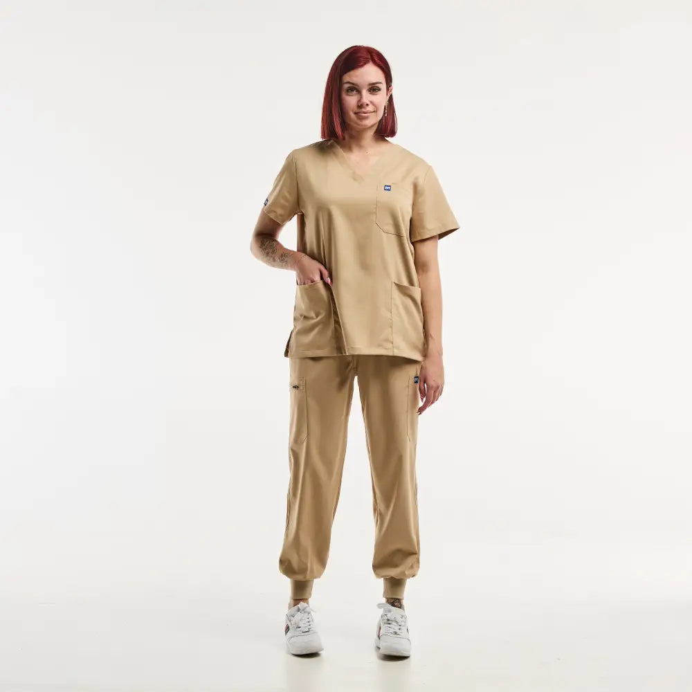 Aelin EMMA tenue médicale femme beige clair jogger