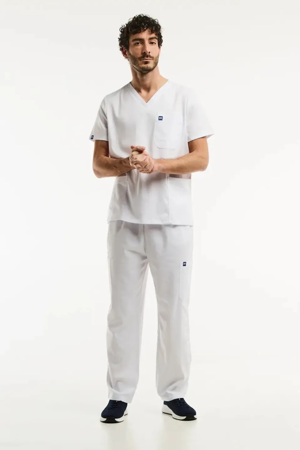 Aelin LUCA tenue médicale homme blanc classique