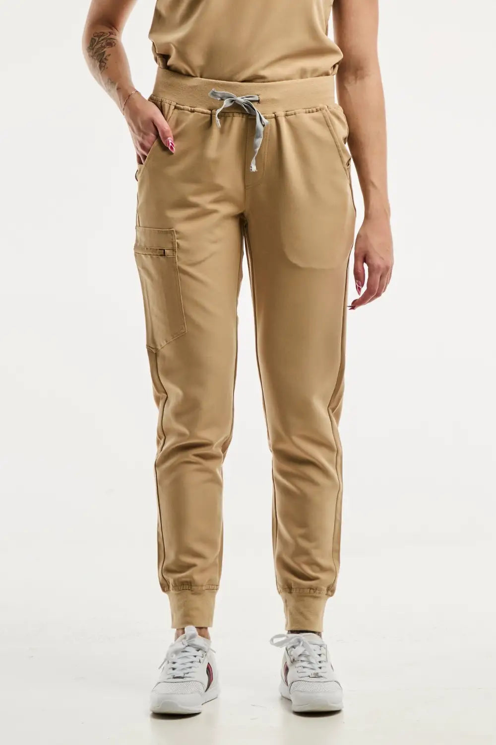 Aelin Paris pantalon médical stretch femme beige poches