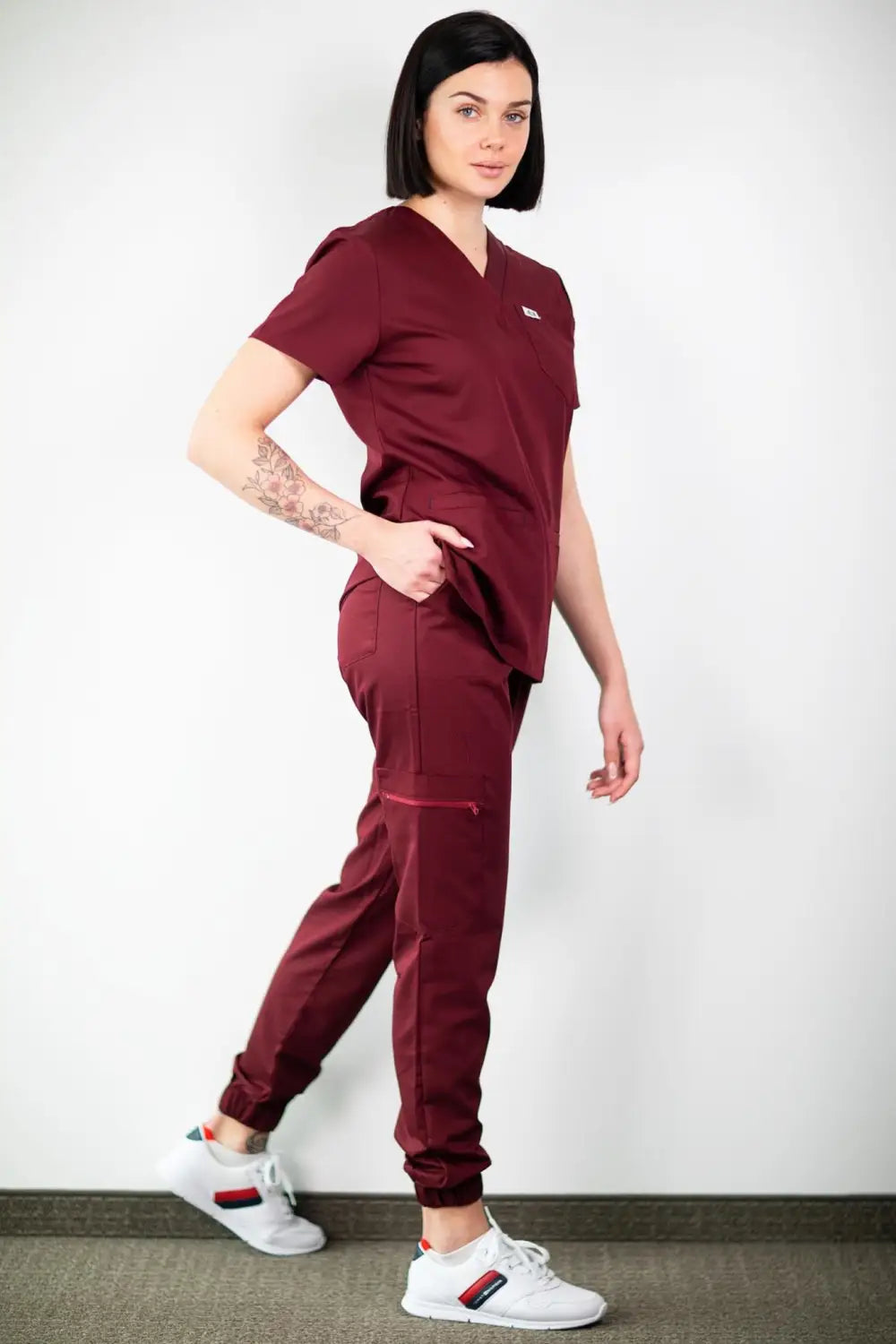 Aelin Slimfit New tenue médicale bordeaux 6 poches