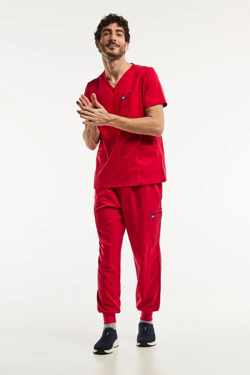 Aelin LUCA tenue médicale homme rouge jogger stretch