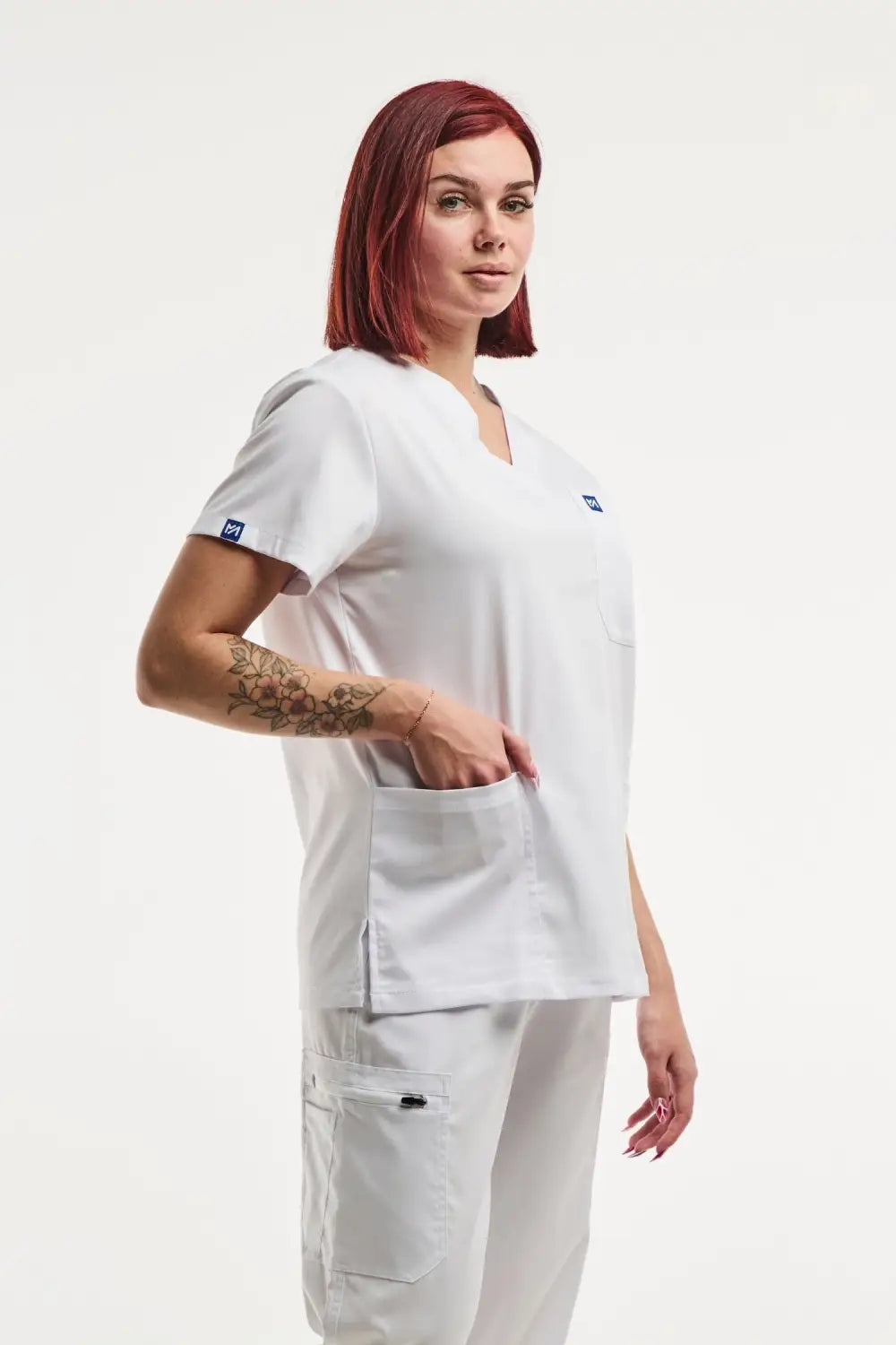 Aelin EMMA Tunique Médicale Femme Blanc Col V 4 Poches