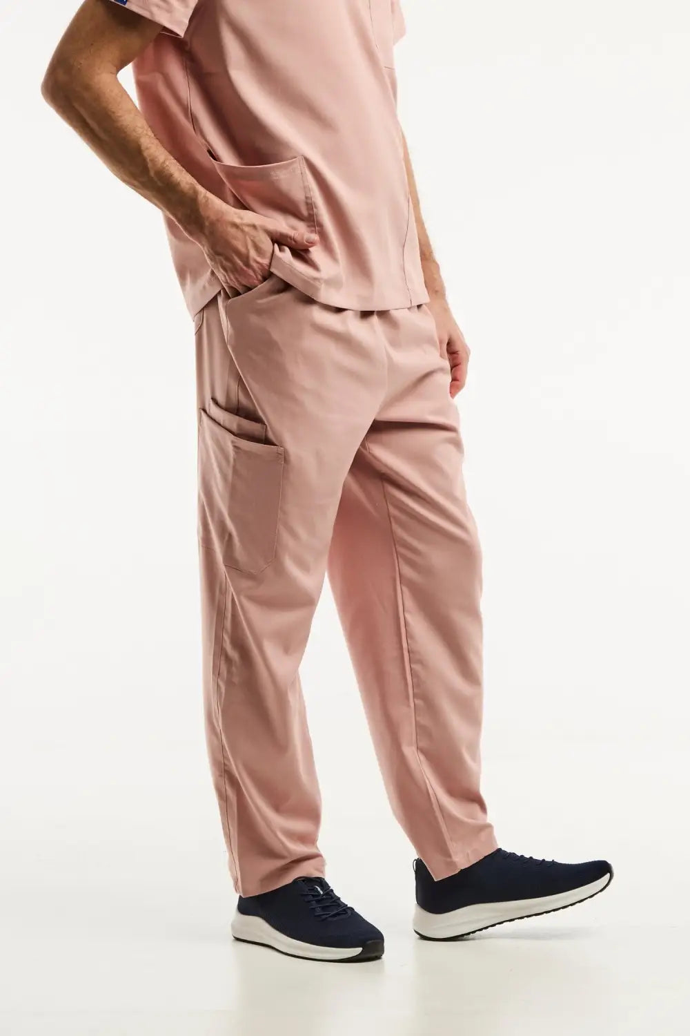 Aelin LUCA tenue médicale homme rose clair tunique col V stretch