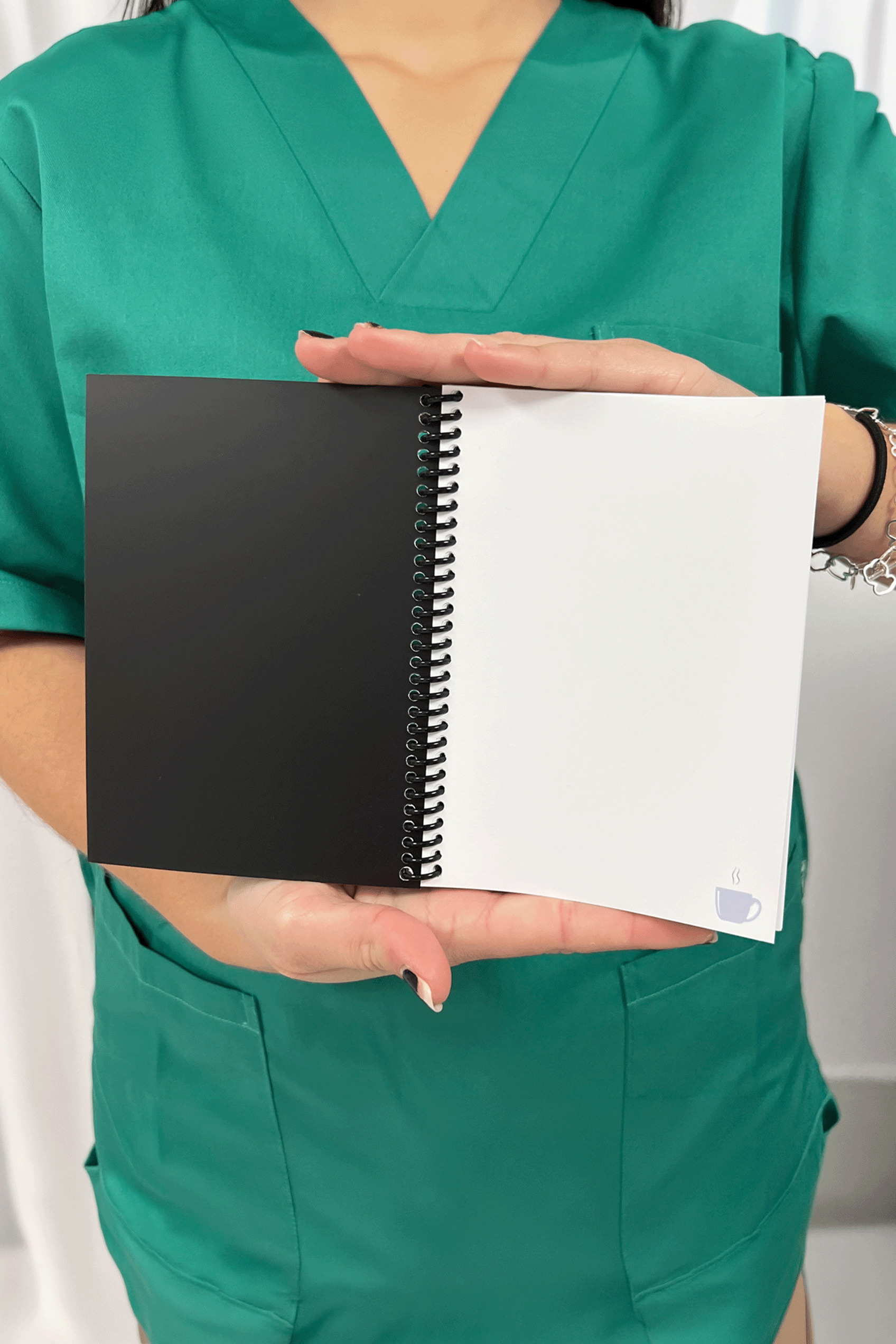 Enfermania Papelería NURSES carnet A6 poche