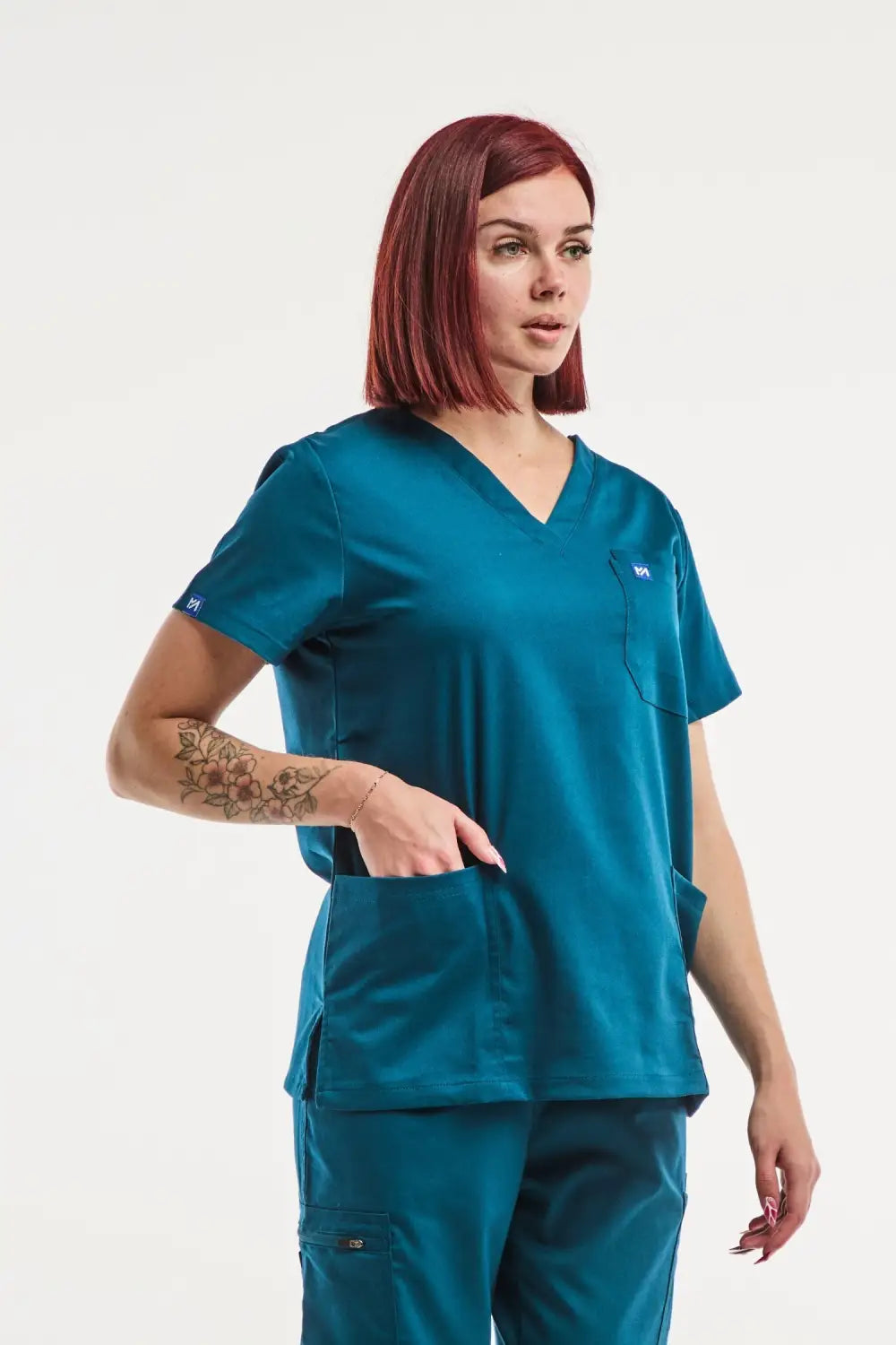 Aelin EMMA tunique médicale femme turquoise col V 4 poches
