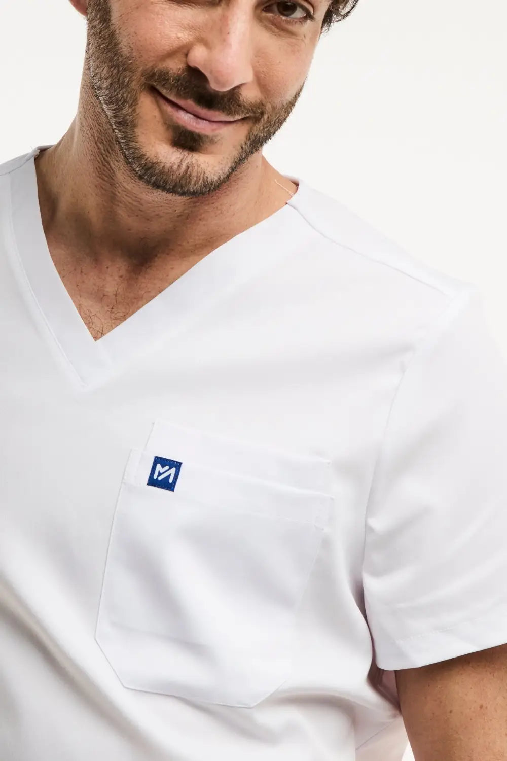 Aelin LUCA tenue médicale homme blanc classique