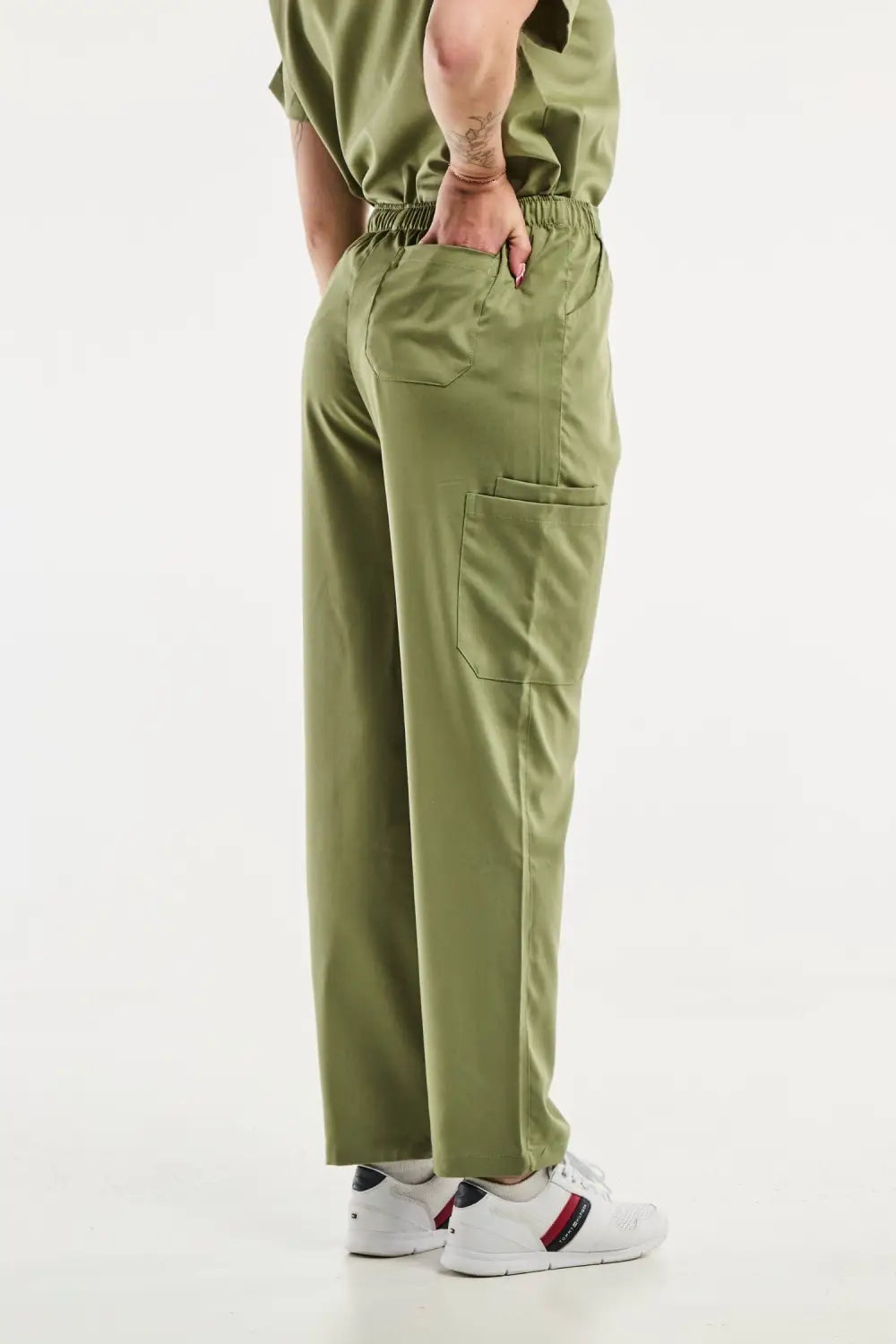 Aelin EMMA pantalon médical femme vert olive stretch