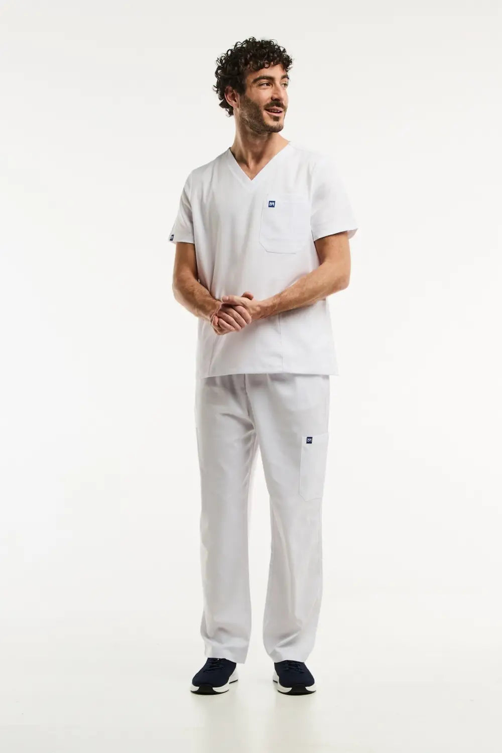 Aelin LUCA tenue médicale homme blanc classique
