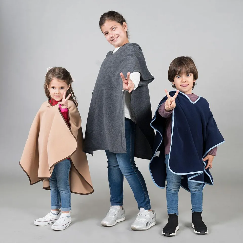GARY'S Poncho polaire enfant marine à capuche