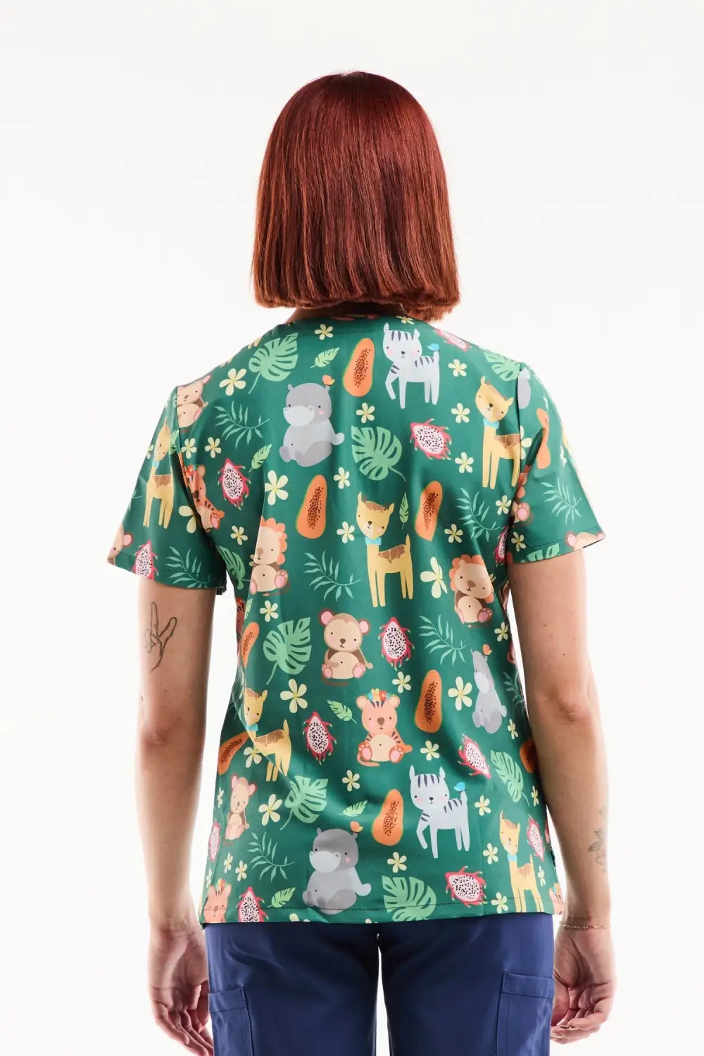 Aelin Serena blouse médicale imprimée jungle vert stretch