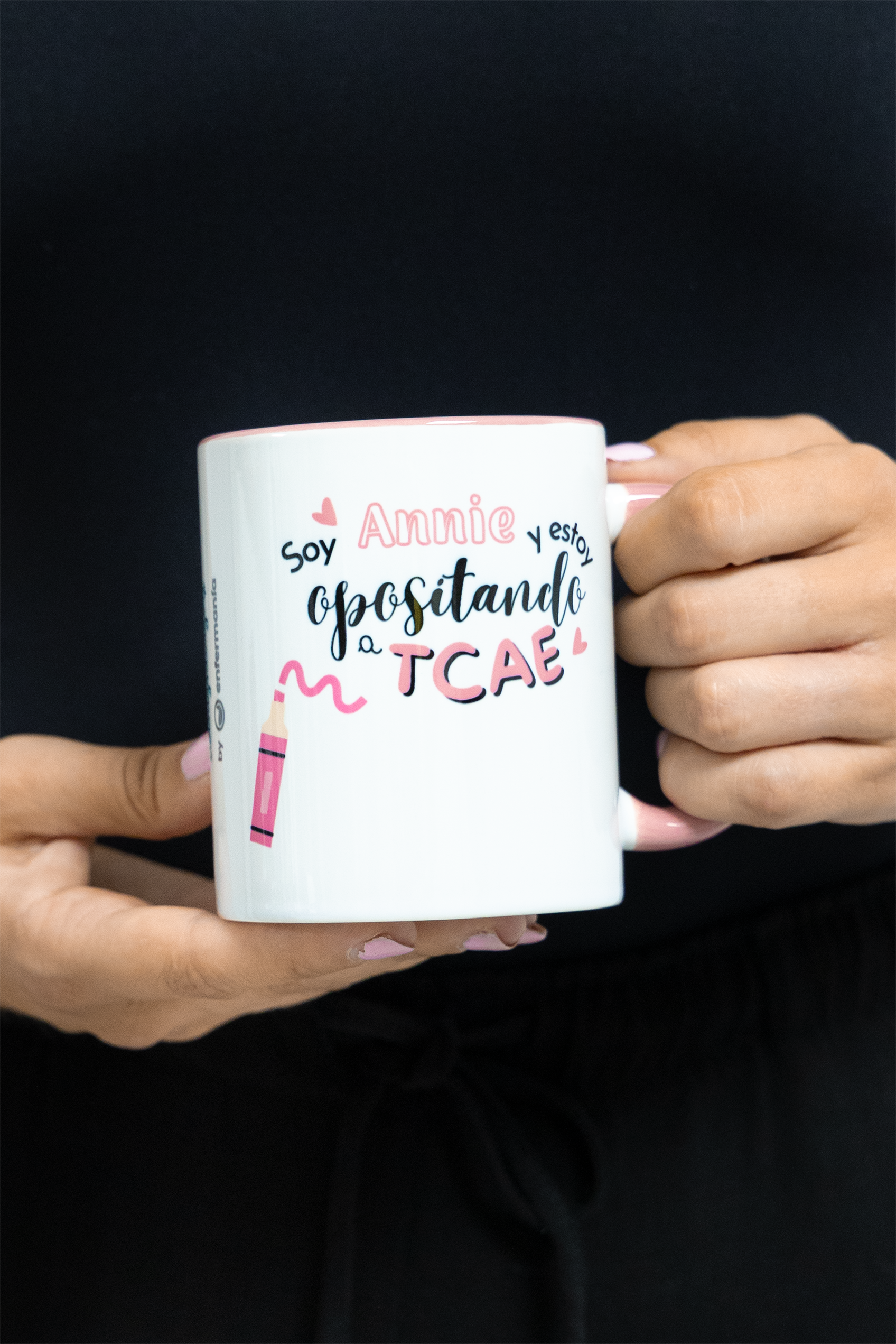 Enfermania Opositando TCAE mug céramique rose 350 ml