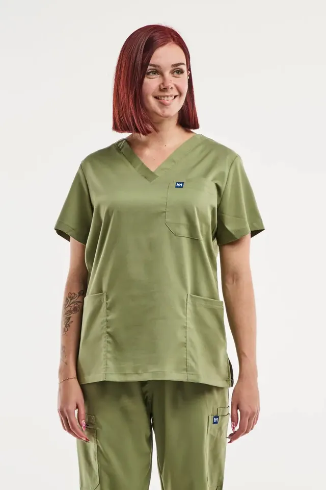 Aelin EMMA tunique médicale vert olive femme 3 poches