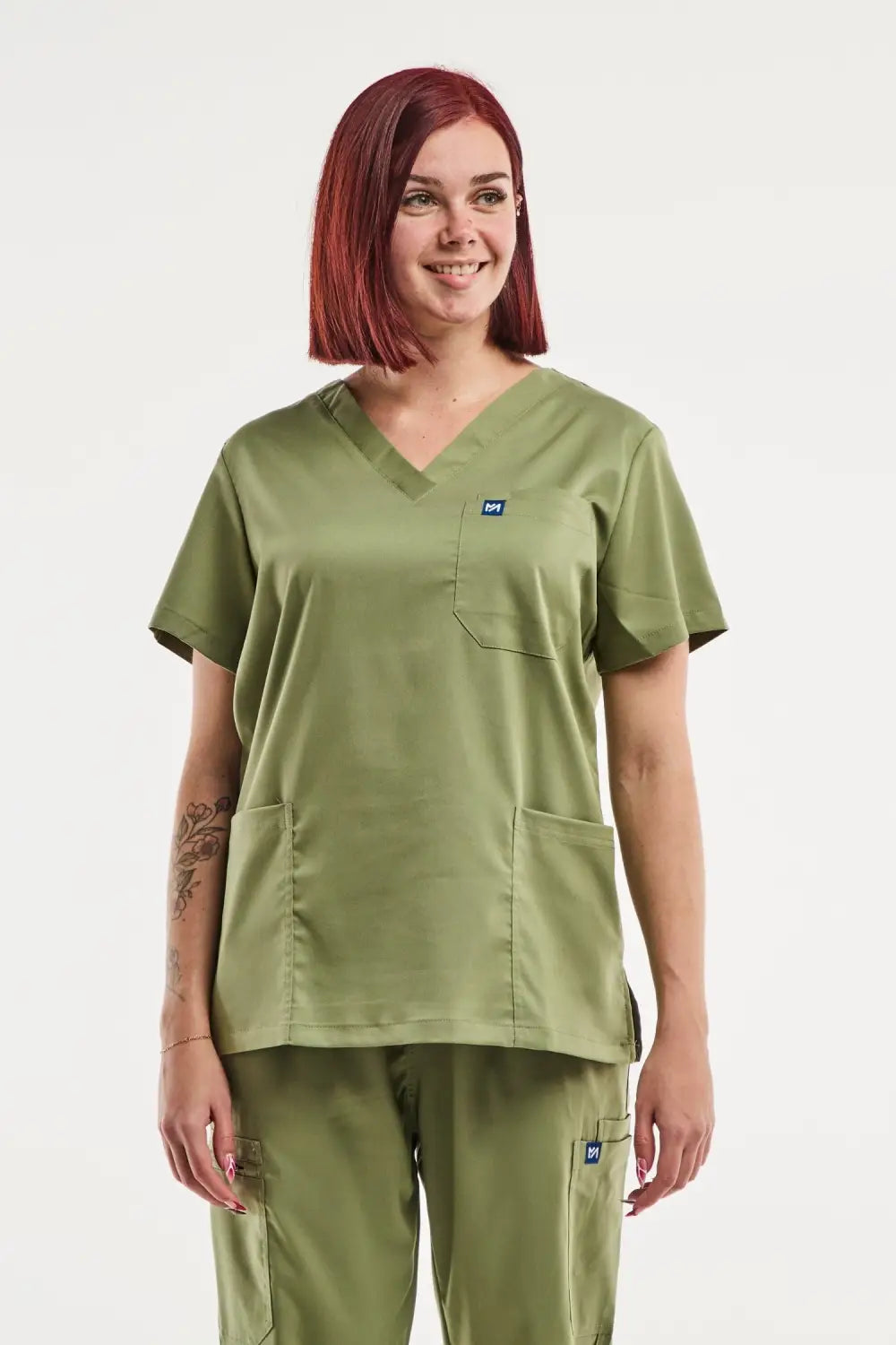 Aelin EMMA tunique médicale vert olive femme 3 poches