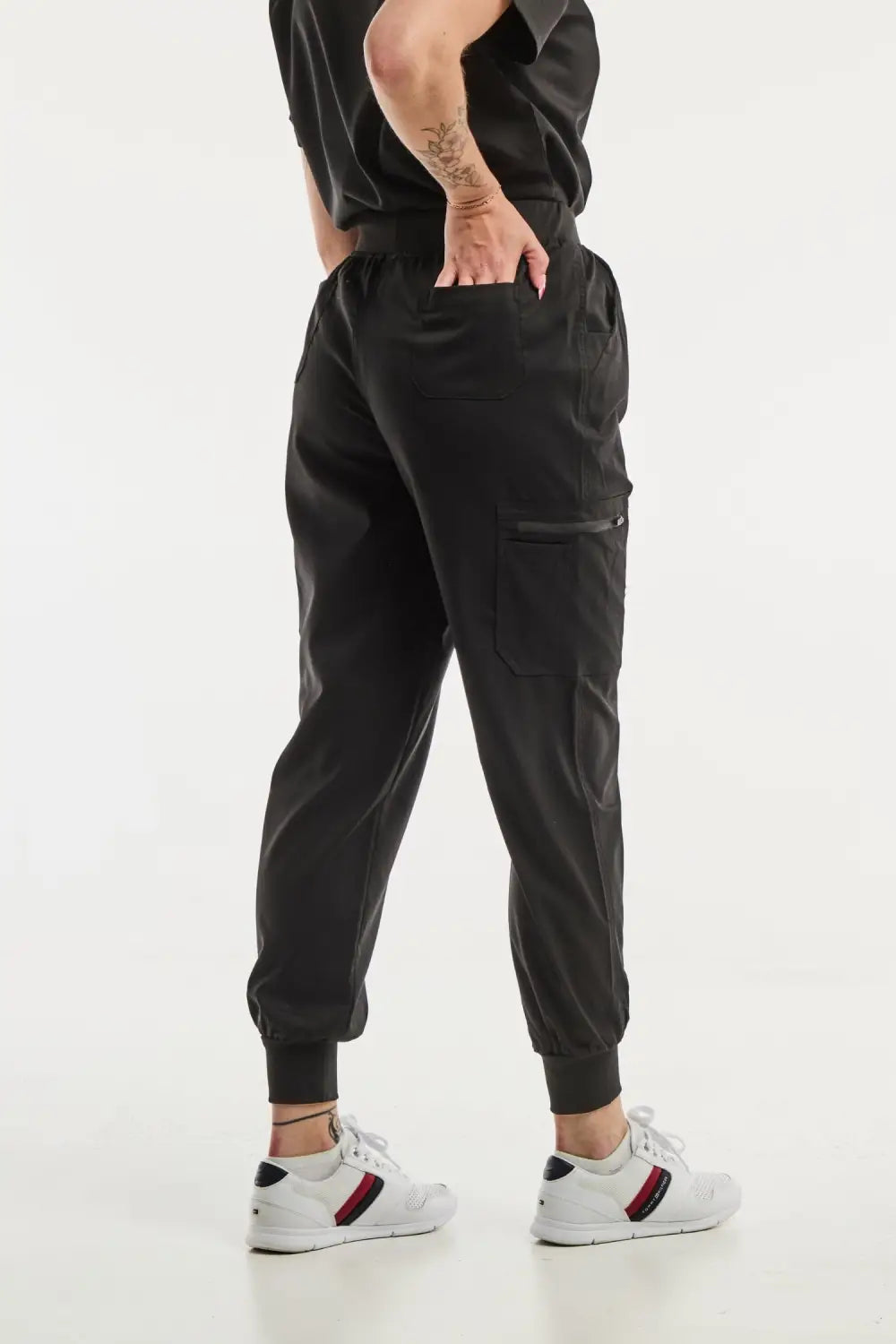 Aelin EMMA Jogger tenue médicale femme noir poches