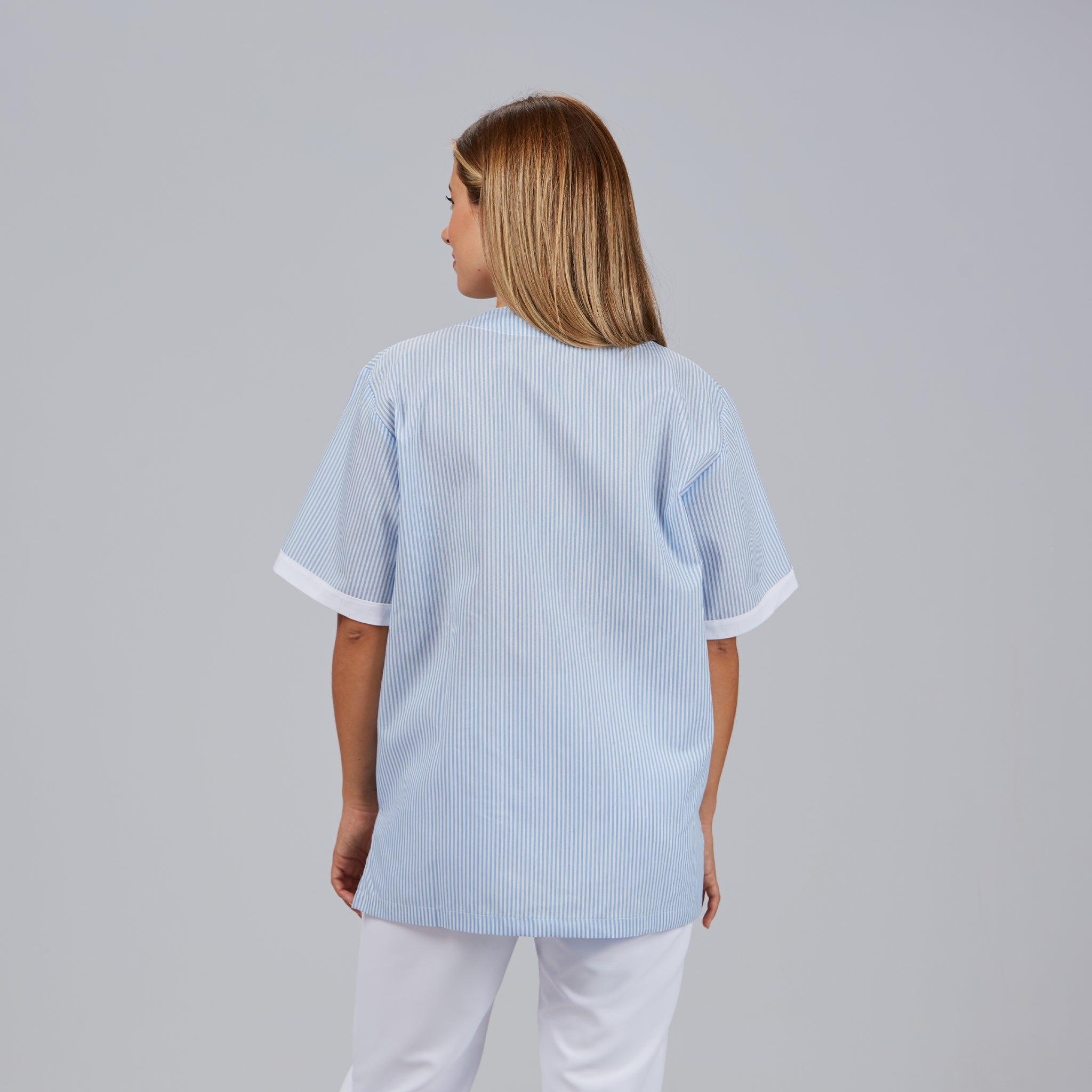 Gary's blouse médicale vichy col V boutons bleu